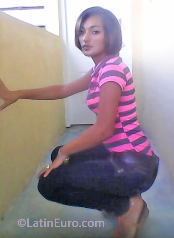 Date this nice looking Dominican Republic girl Isela from Santiago DO15857