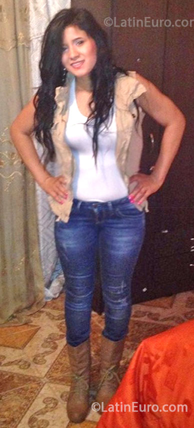 Date this georgeous Colombia girl Yury from Medellin CO13095