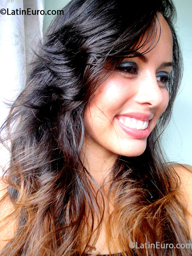 Date this gorgeous Brazil girl Beatriz Bianca from Goiania BR7854