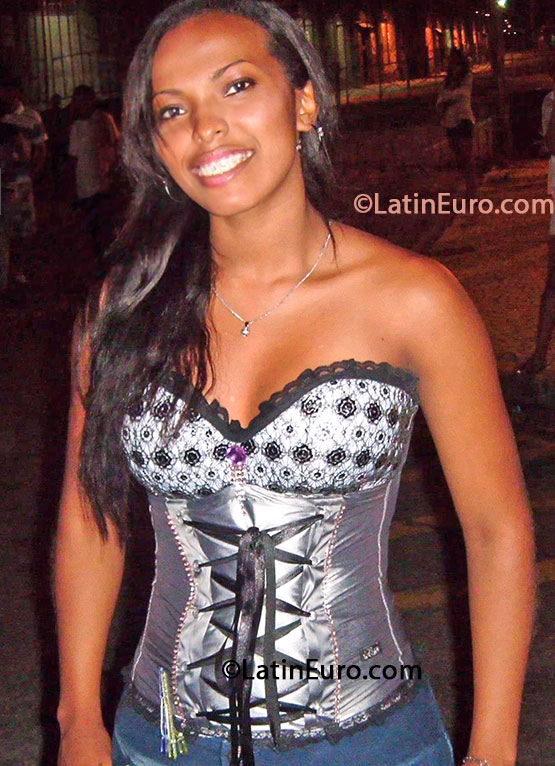 Date this pretty Brazil girl Aline from Belem BR7868