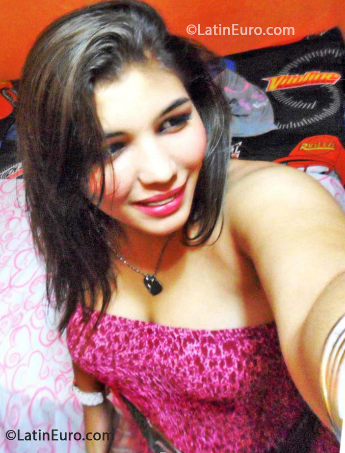 Date this nice looking Brazil girl Lizandra from Fortaleza BR7878