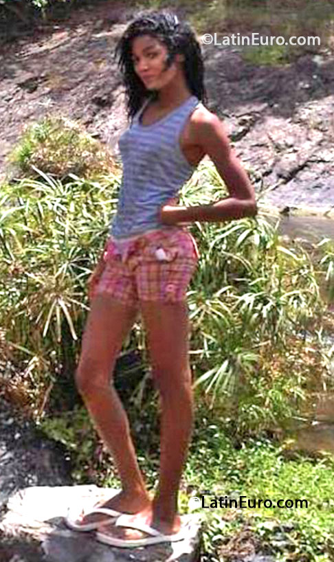 Date this young Dominican Republic girl Yelisa from Hato Mayor DO16329
