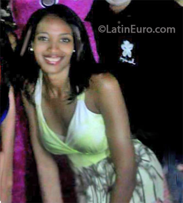 Date this foxy Brazil girl Ana from Rio De Janeiro BR7918