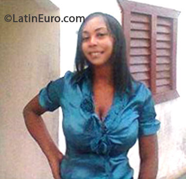 Date this lovely Dominican Republic girl Kenia from San Juan DO16554