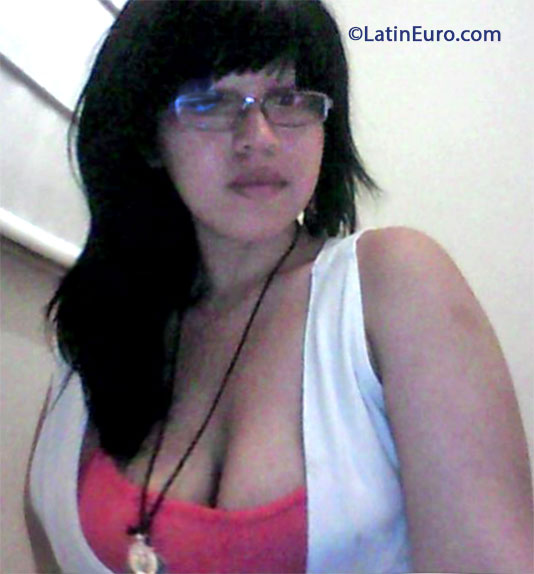 Date this nice looking Peru girl Fernanda from Lima PE823