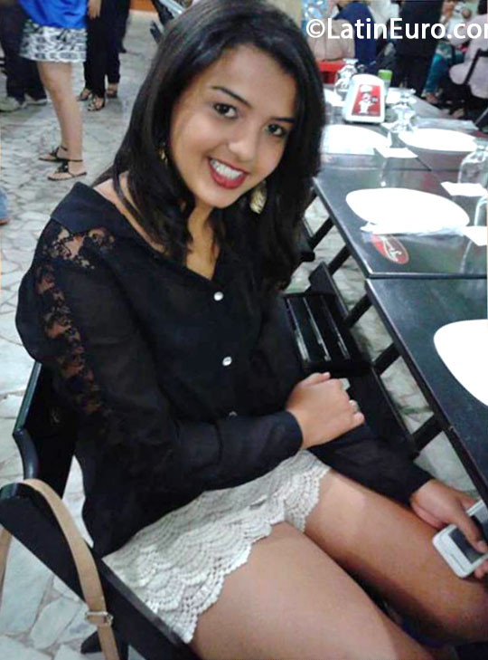 Date this good-looking Brazil girl Daiane from Birigui BR8054