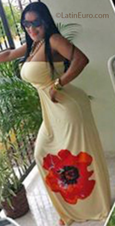 Date this exotic Dominican Republic girl Awelda from salcedo DO17095