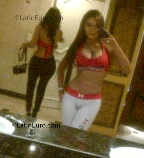 Date this hot Ecuador girl Linda from Guayaquil EC161