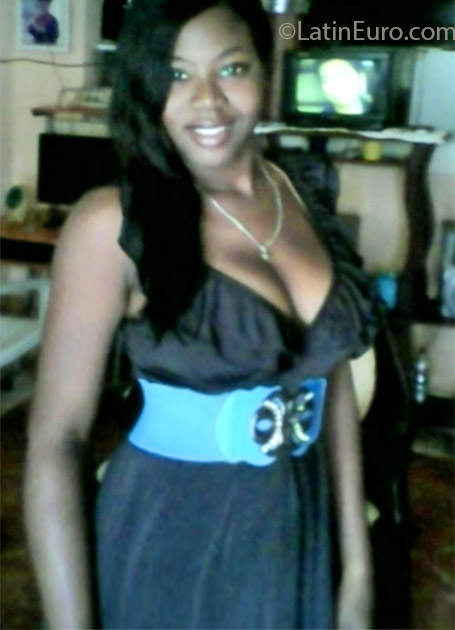 Date this funny Dominican Republic girl Yaquandy from Santo Domingo DO17140