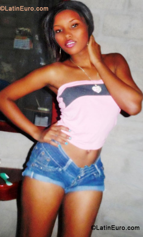 Date this happy Colombia girl Katherin from Cartagena CO14199