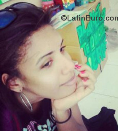 Date this young Dominican Republic girl Laura from Santo Domingo DO17484
