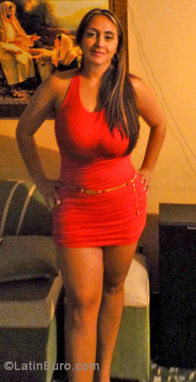Date this voluptuous Colombia girl Leidy Johanna from Medellin CO16730