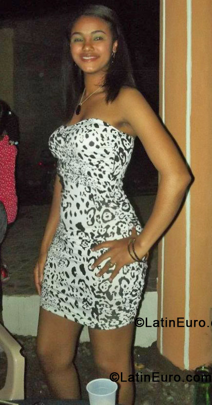Date this good-looking Dominican Republic girl Guadalupe from La Vega DO17680