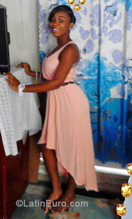 Date this good-looking Jamaica girl Shani from clarendon JM1378