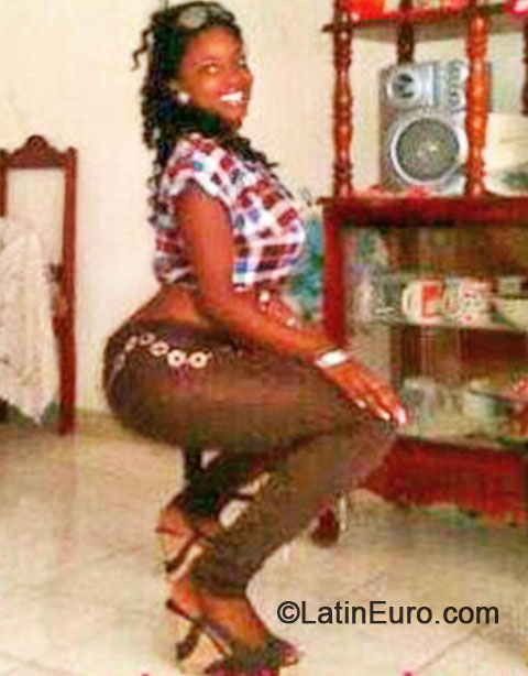 Date this attractive Jamaica girl Christine from Kingston JM1398