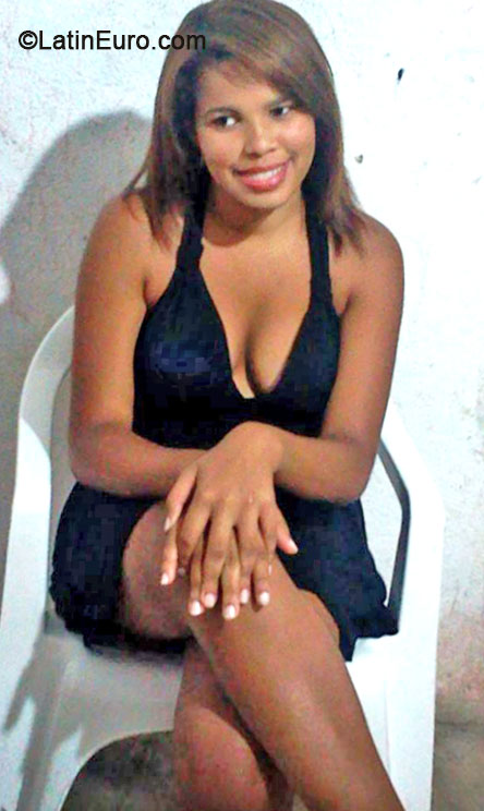 Date this attractive Brazil girl Carina from Sao Paulo BR8272