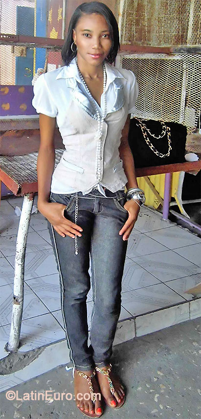 Date this young Jamaica girl Pet from Kingston JM1416