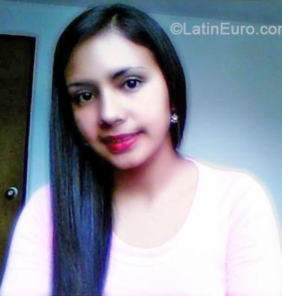 Date this attractive Colombia girl Marlyn from Pamplona CO14544