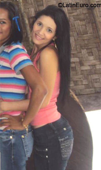 Date this attractive Brazil girl Diana from Ipatinga BR8296