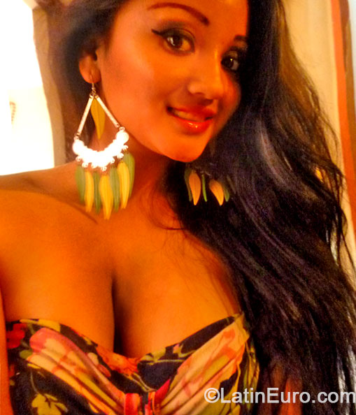 Date this foxy Peru girl Luisa from Lima PE862