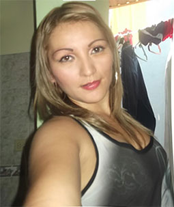 Date this good-looking Colombia girl Meryiam from Bucaramanga CO14569