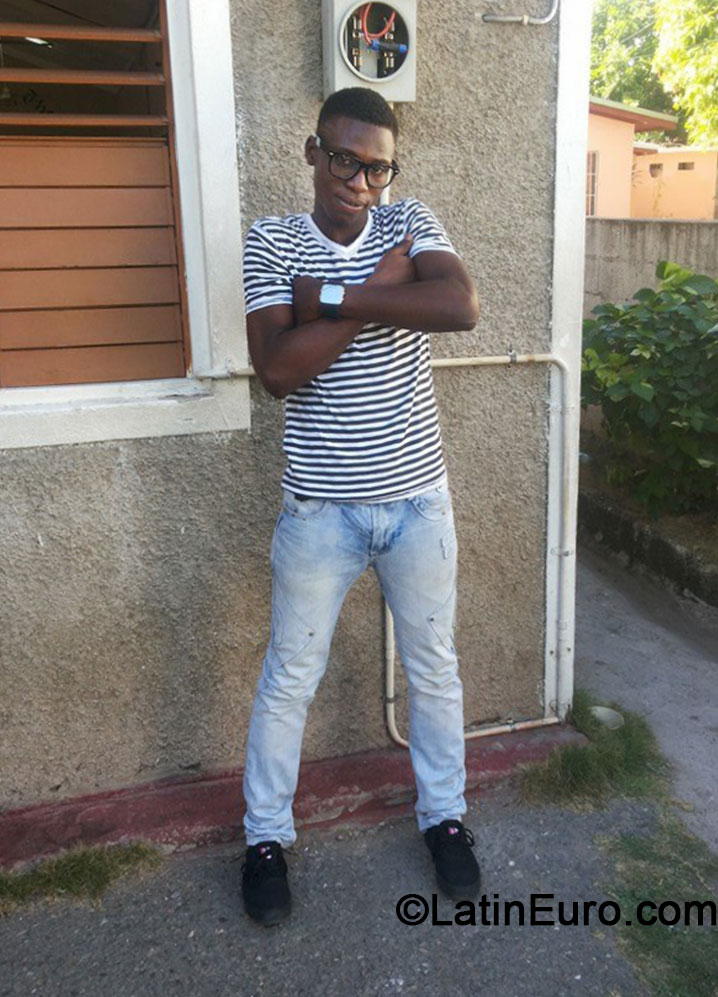 Date this sultry Jamaica man Jaevon from Kingston JM1432