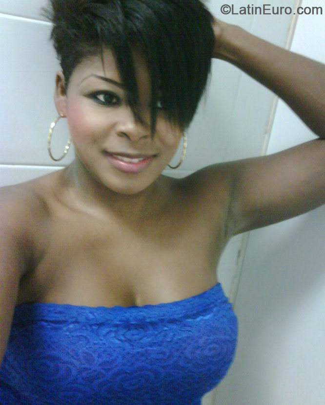 Date this sultry Colombia girl Melissa from Barranquilla CO14596