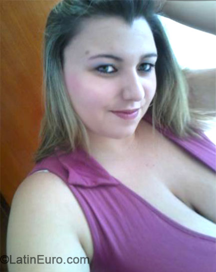 Date this foxy Brazil girl Luciana from Sao Jose Dos Campos BR8432