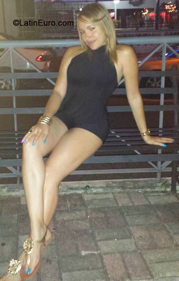 Date this sensual Dominican Republic girl Hilda lopez from Santiago DO18176