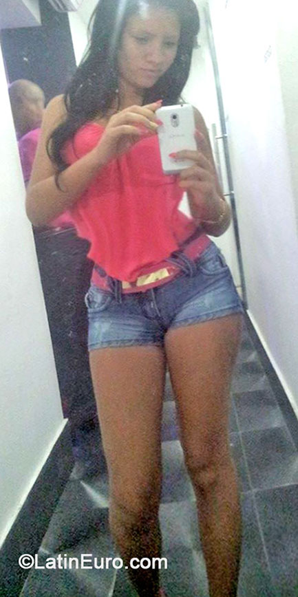 Date this lovely Dominican Republic girl Jatna from Santo Domingo DO18180