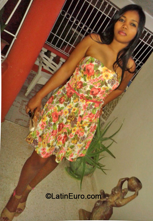Date this athletic Dominican Republic girl Carol from Santo Domingo DO18282