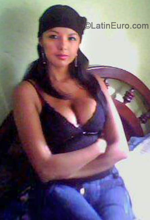 Date this happy Colombia girl Yuli from Medellin CO14786