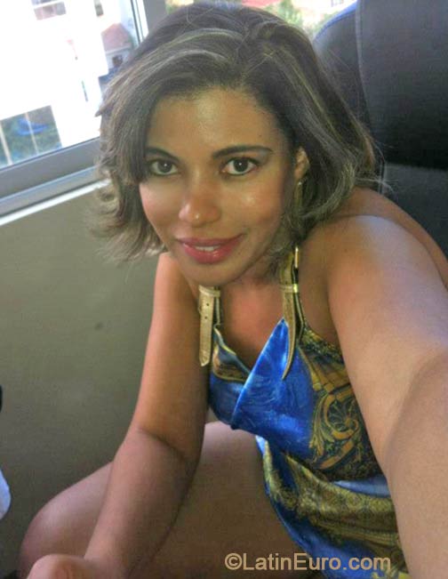 Date this athletic Brazil girl Renata from Goiania BR8535