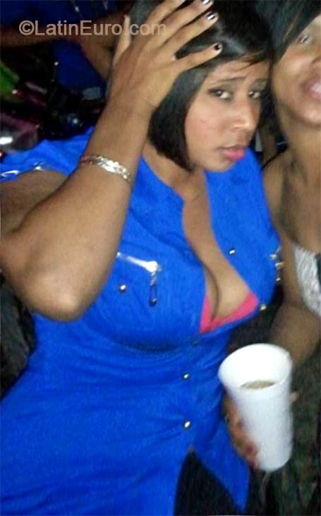 Date this voluptuous Dominican Republic girl Iverlan from Santo Domingo DO18457