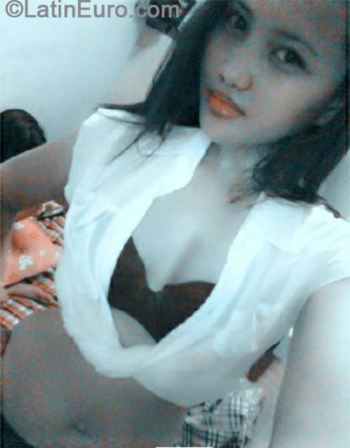 Date this foxy Philippines girl Leonor from Cagayan De Oro City PH615