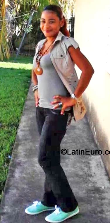 Date this beautiful Jamaica girl Maria from Kingston JM1570