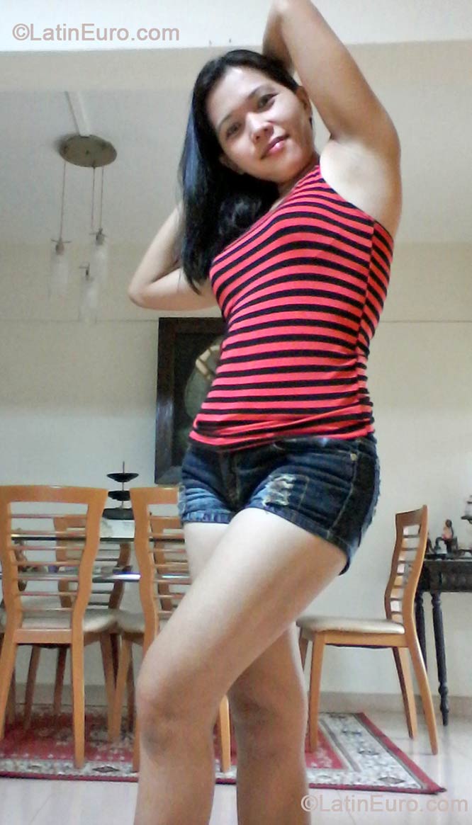 Date this attractive Philippines girl Leonora from Maasin PH617