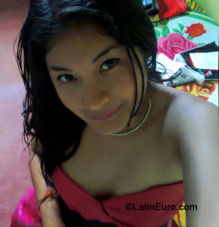 Date this gorgeous Peru girl Dianita from Tarapoto PE933