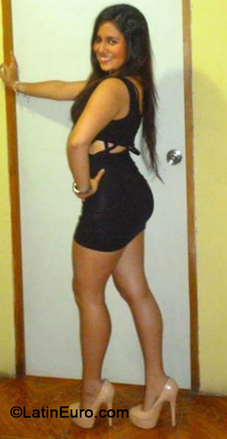 Date this young Colombia girl Anita from Cali CO15473