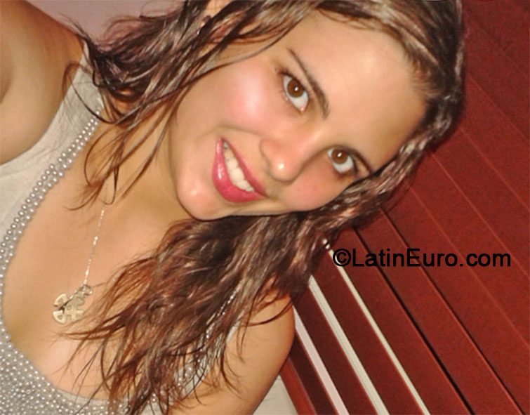 Date this beautiful Venezuela girl Gabriela from Caracas VE179