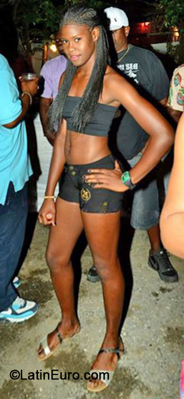 Date this sensual Jamaica girl Taneka from Kingston JM1598