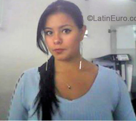 Date this happy Colombia girl Lorena from Bogota CO15010