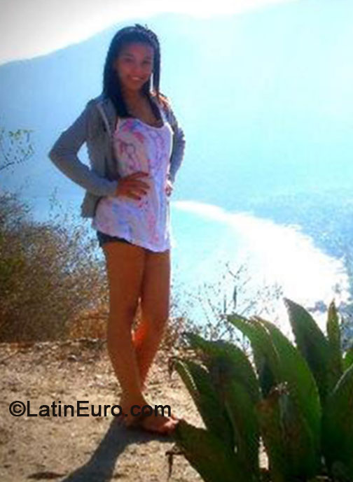 Date this young Venezuela girl Julie from Maracay VE192
