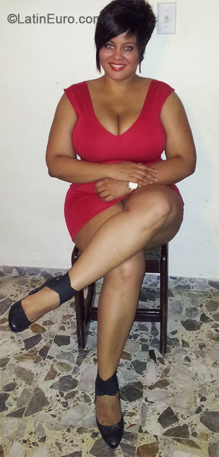 Date this charming Dominican Republic girl Yoselyn from Santo Domingo DO18738