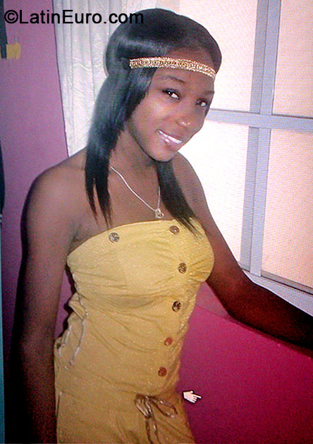 Date this young Jamaica girl Shakira from Montego Bay JM1621