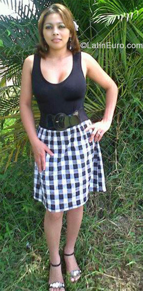 Date this sensual Honduras girl MARICELA AMADOR from Villanueva HN951