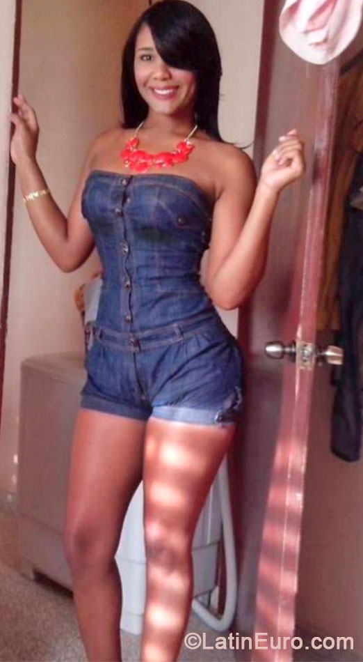 Date this sultry Dominican Republic girl Bella010 from Santo Domingo DO18842