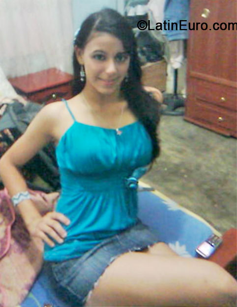 Date this cute Venezuela girl Vanessa from Caracas VE217
