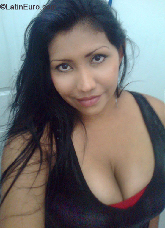Date this athletic Costa Rica girl Julia from San Jose CR287