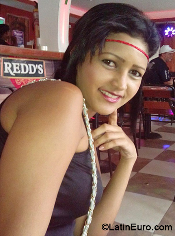 Date this stunning Colombia girl July from Barranquilla CO15173